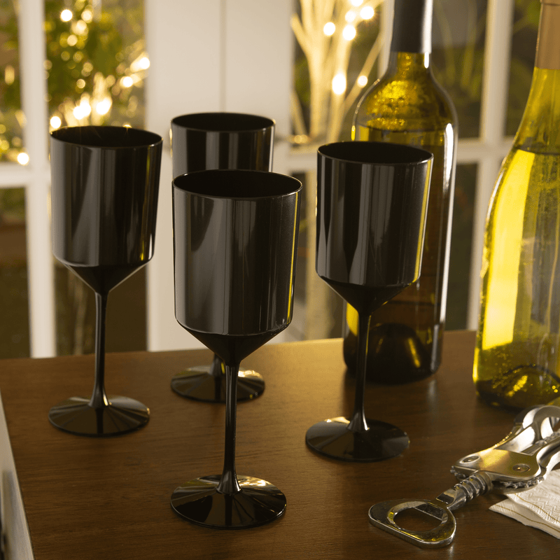 http://www.luxeparty.com/cdn/shop/files/luxe-party-nyc-wine-cups-upscale-round-black-plastic-wine-cups-4-cups-633125248554-42967343071550_800x.png?v=1695848476