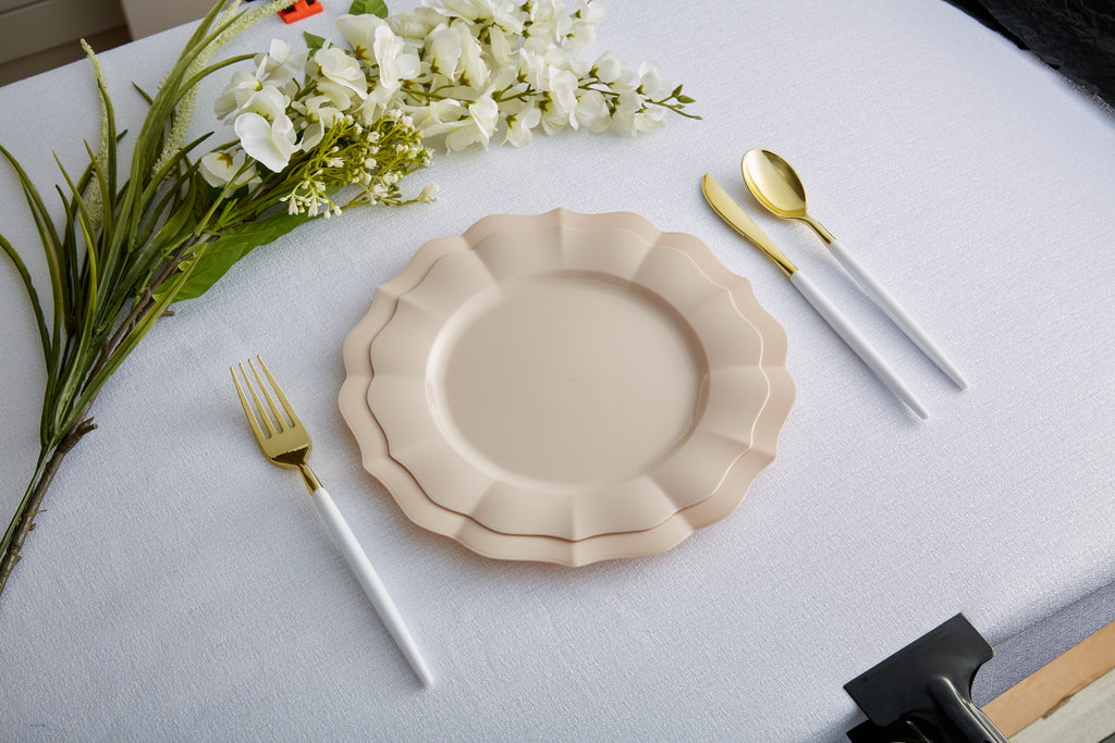 Pearl Linen Waved Plastic Plate Set | 40 Pack